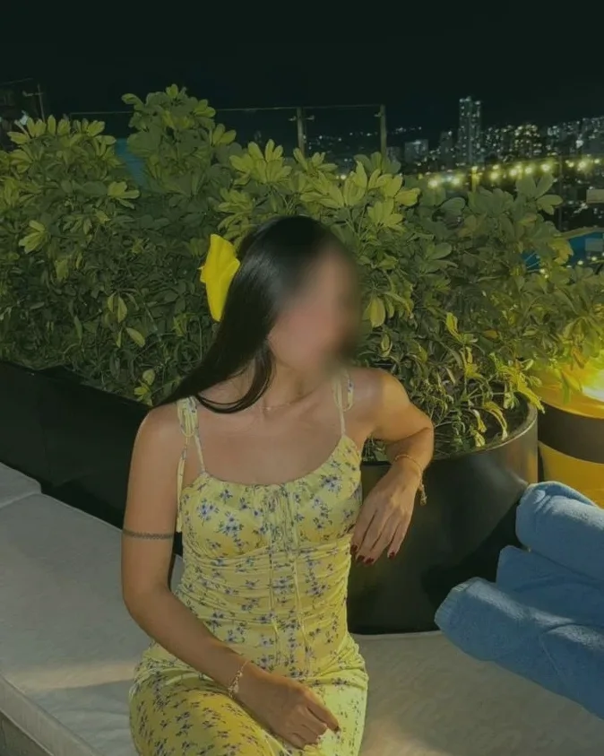 Emilia, 25
