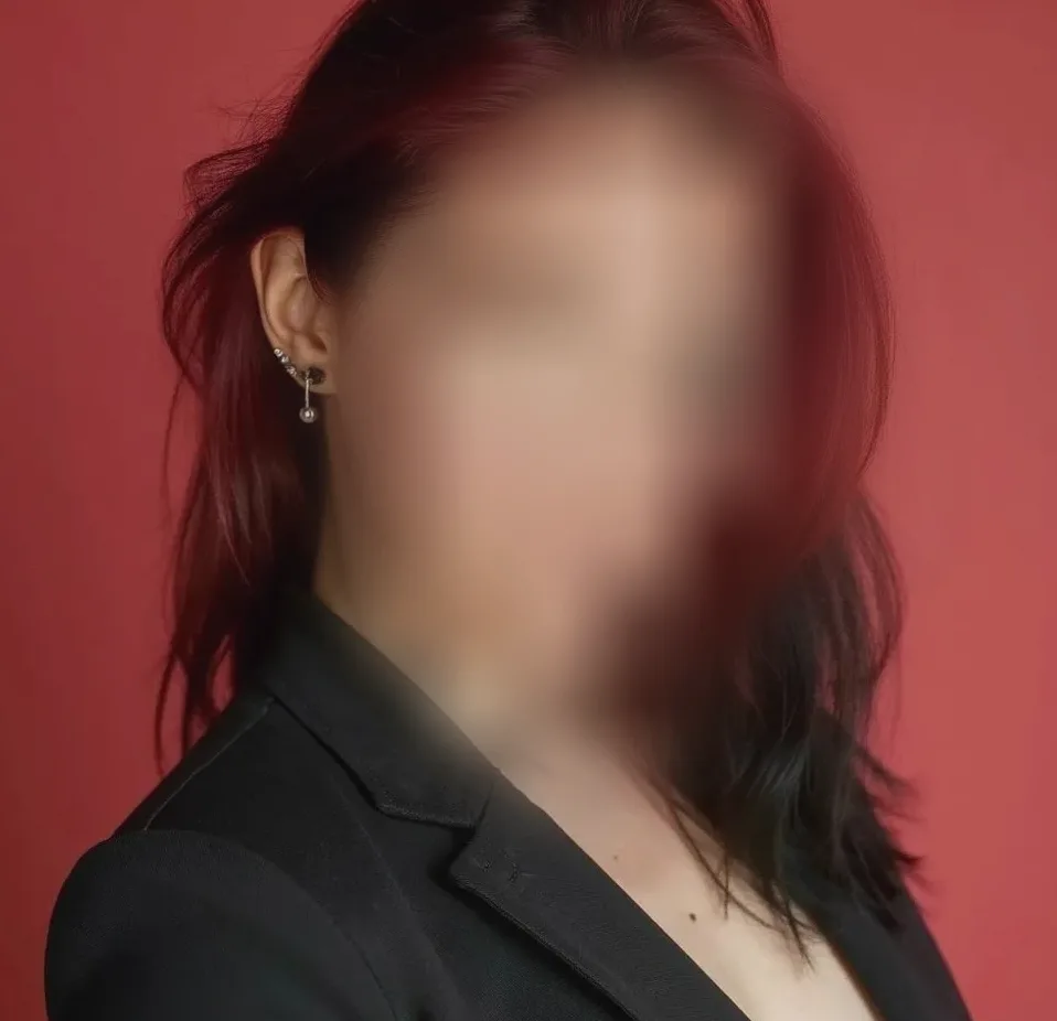 Madeleine, 35