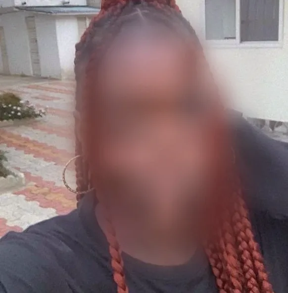 Sara, 24
