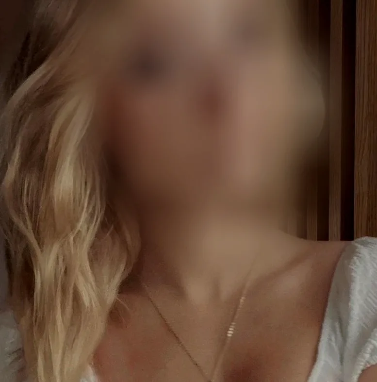 Yasmin, 19